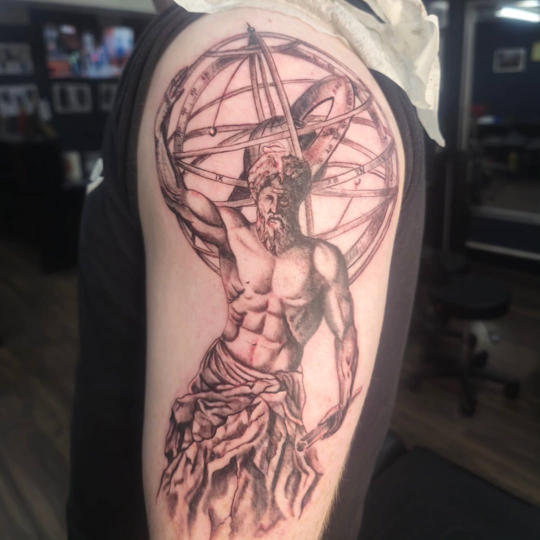 And were back! Heres an Atlas tattoo from before Christmas. Back in studio today and tomorrow before the new year.
Walk in space today so just drop in! #tattoo #blackandgreytattoo #statuetattoo #greekmythology #irishtattooartist #templebartattoo #tattooifedeas