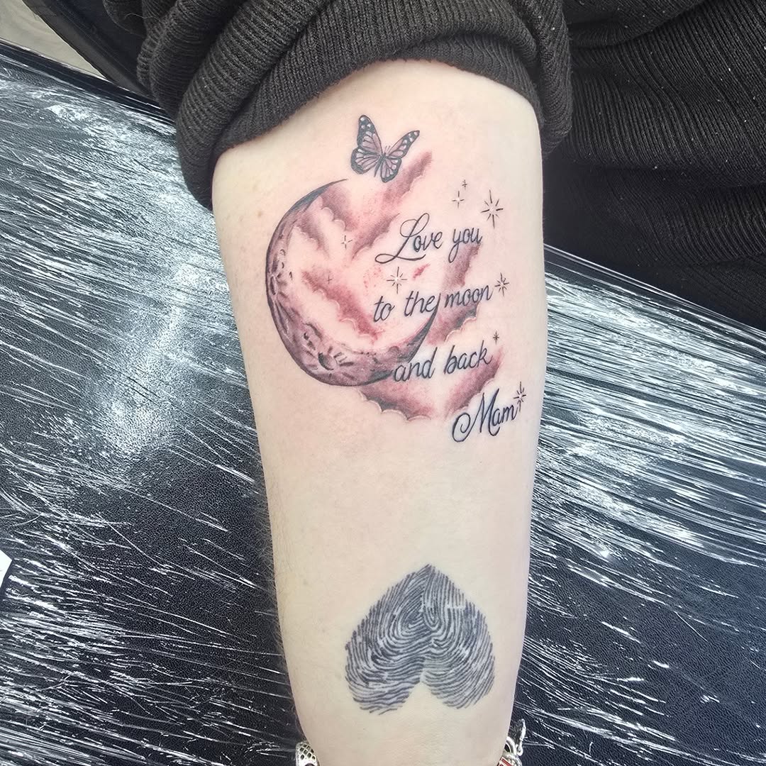 A tattoo done for Mothers day and and fingerprints tattoo healed from a year or 2 ago. I have some space in April but am away in May so get in contact if you have an idea you want to get tattooed soon #blackandgreytattoo #tattooideas #tattoosformom #fingerprinttattoo #tattoodesign
