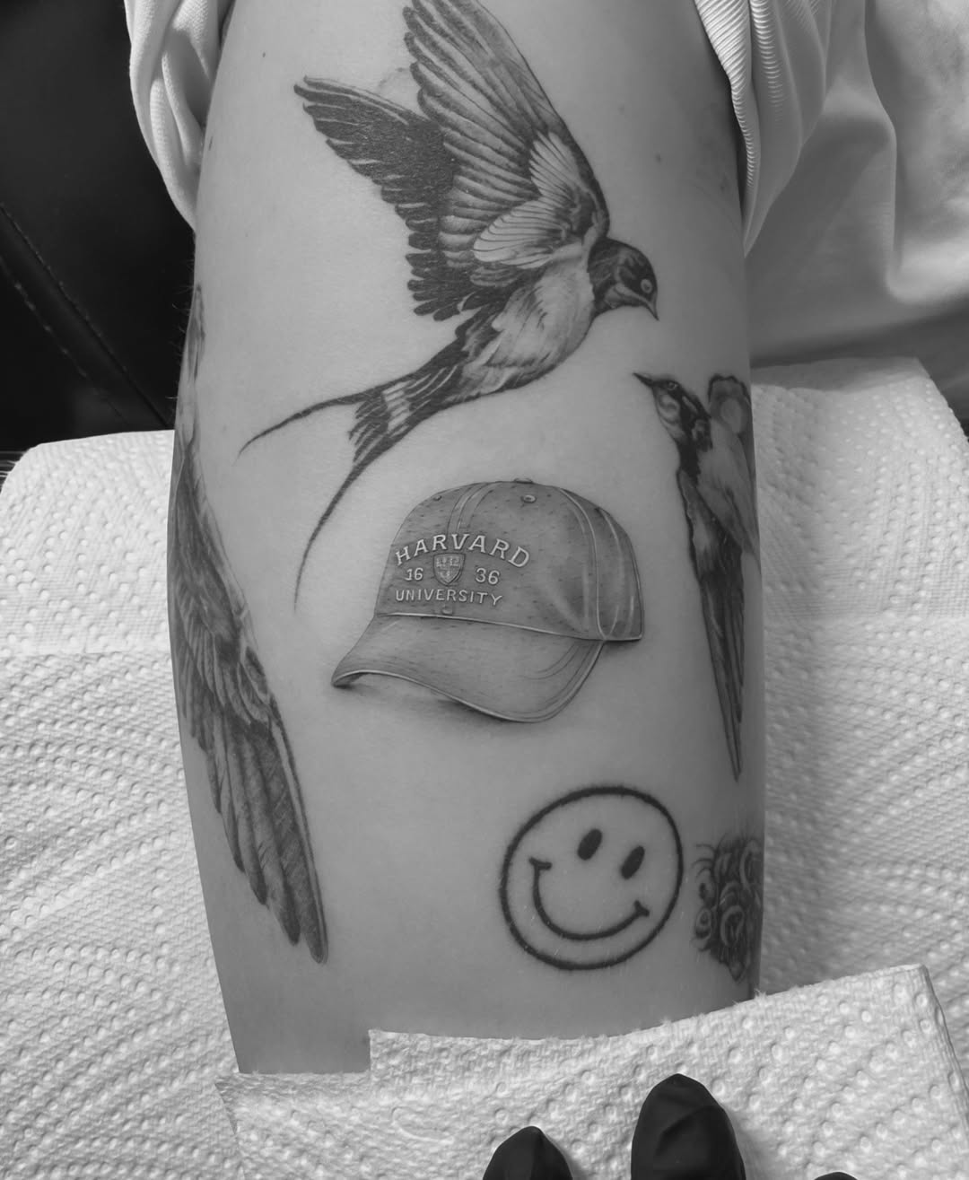 By @oliviaohora🧢
Tattoos available 7 days a week.
Walk-ins welcome, appointments encouraged.
(Link in bio to book)
💔