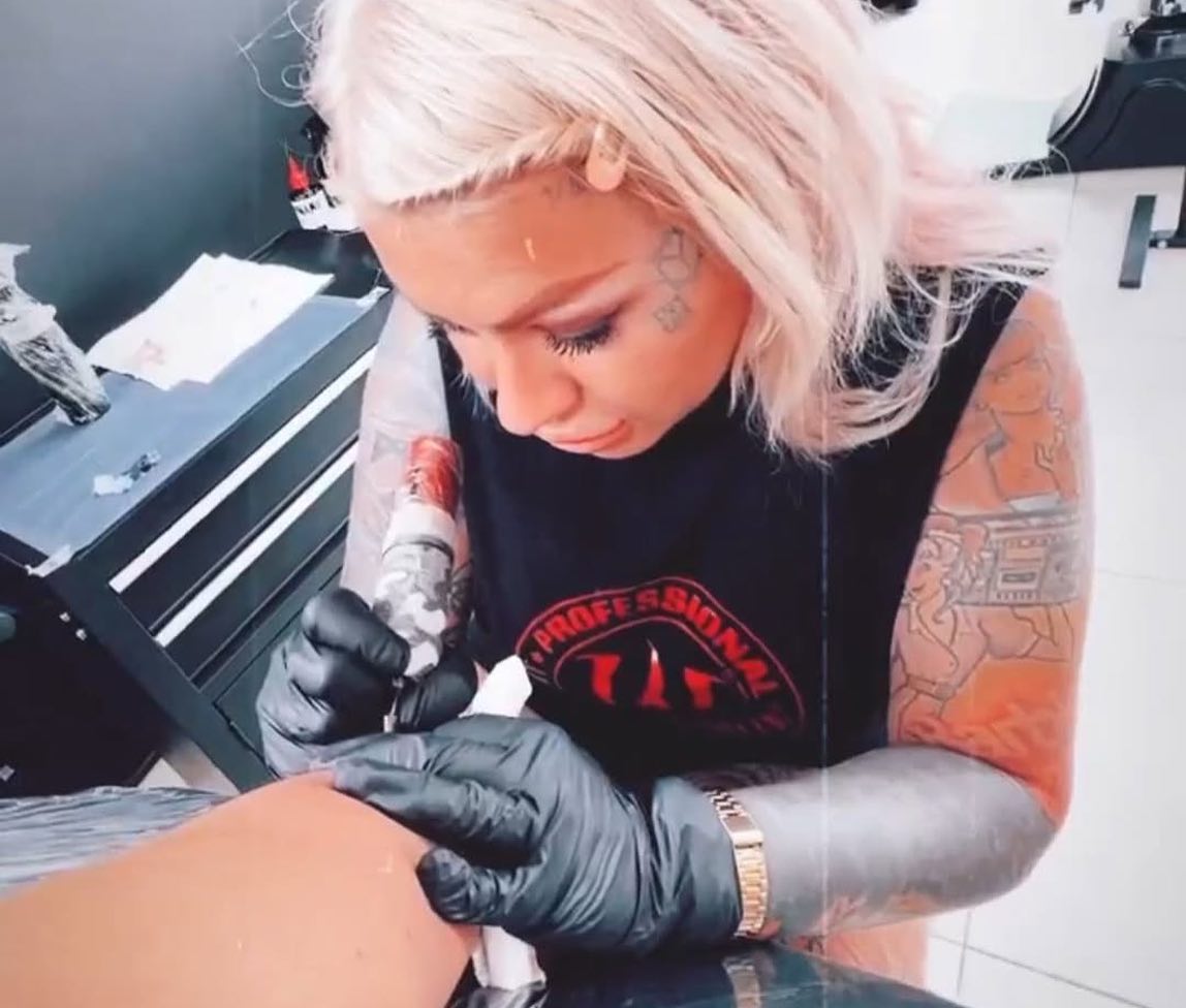 Ildi ( @magnvs_stylvs ) from Budapest, Hungary, will be a guest artist from January 24th to 30th. Get in touch with the studio if you’re interested in making an appointment with her!
#dublintattoo #dublintattoostudio #dublintattooshop #dublintattooartist #blackrock #blackrockvillage #tattoo #guestartist #tattoodublin #inkedindublin #femaletattooartist #femaletattooist