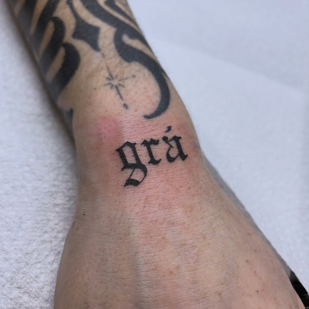 Fun little one to do, thanks Sammy 🙌🏽
.
Done @reinkarnateddublin 
.
#tattoo #dublintattoo #templebar #inked #scripttattoo