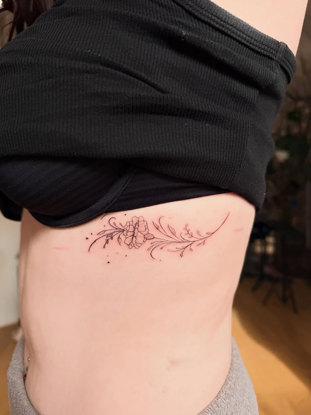 somehow almost 70% of my clients would get their first ever tattoo with me - and I am so happy that they trust such a significant moment to me 🥹 

congratulations on first ever tattoo this beautiful client too!

#tattoodublin #tattooflower #tattooribs