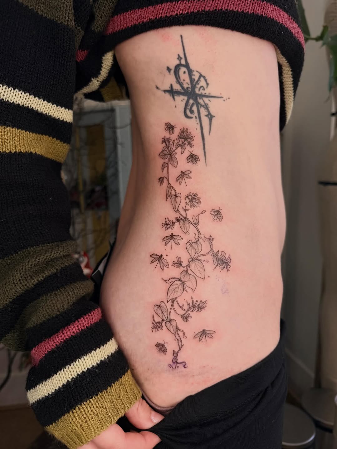 custom floral piece based on my client request ✨🫶🏻

#dublintattoo #tattoofloral #tattoostyle