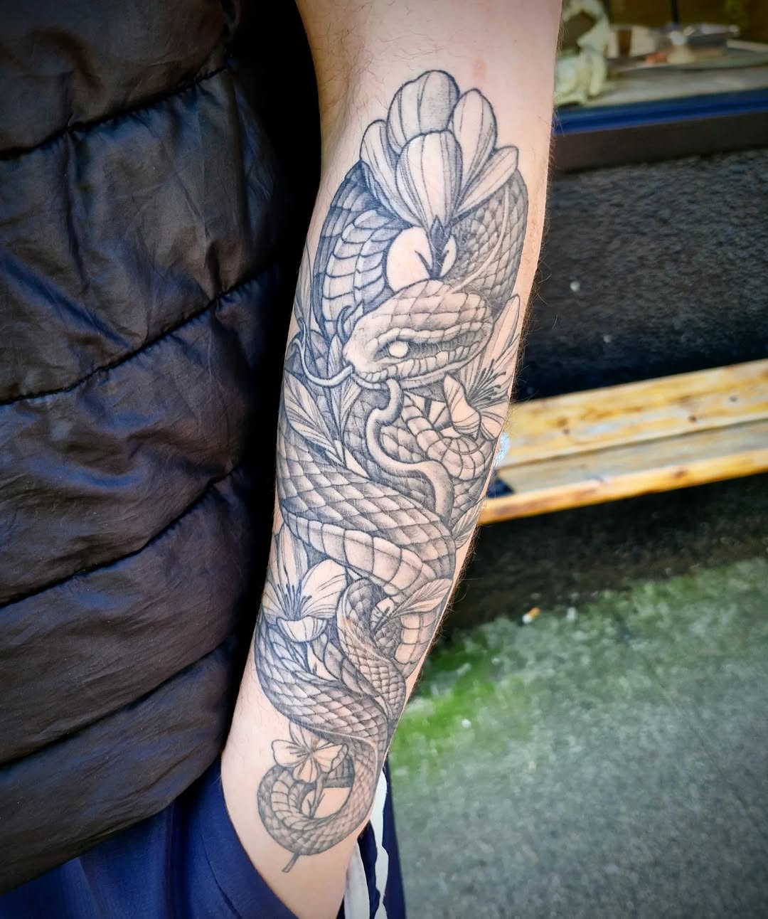 Got a healed shot of the snake outdoors.. 

#wicklowtattoo #tattoo #healed #snake